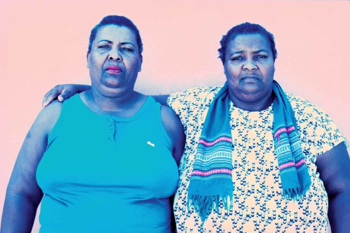 07-ANGELA-Y-LOLO-hermanas,-Facial-Lanscapes---copyright-salvo-galano