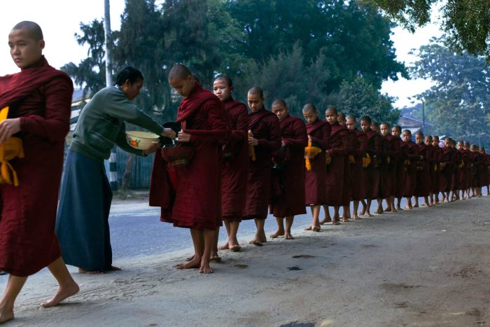 16-buddhist-monks-collecting-food---bagan,-myanmar---copyright-salvo-galan