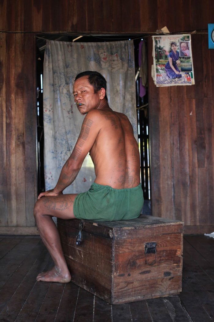 30-tattooed-man-inle-lake-myanmar---copyright-salvo-galano